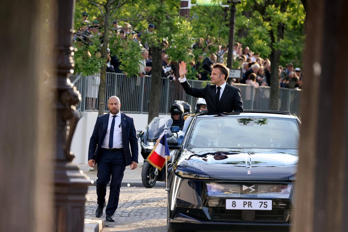 Cum arată mașina de care se va folosi Emmanuel Macron