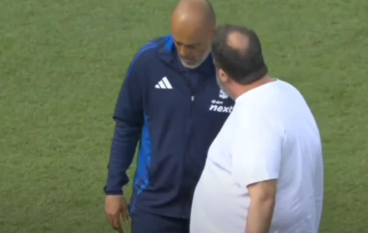 Nottingham Forest - Leicester // Evangelis Marinakis a coborât pe teren să îl mustreze pe Nuno Espirito Santo