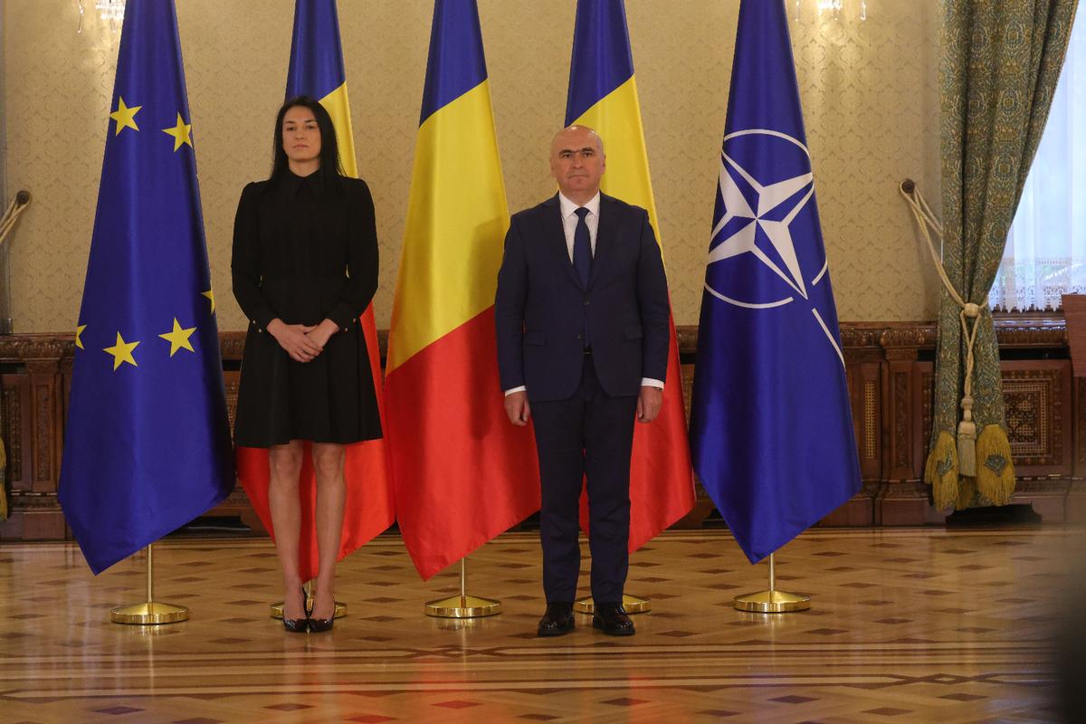 Cristina Neagu, decorată de Ilie Bolojan la Palatul Cotroceni