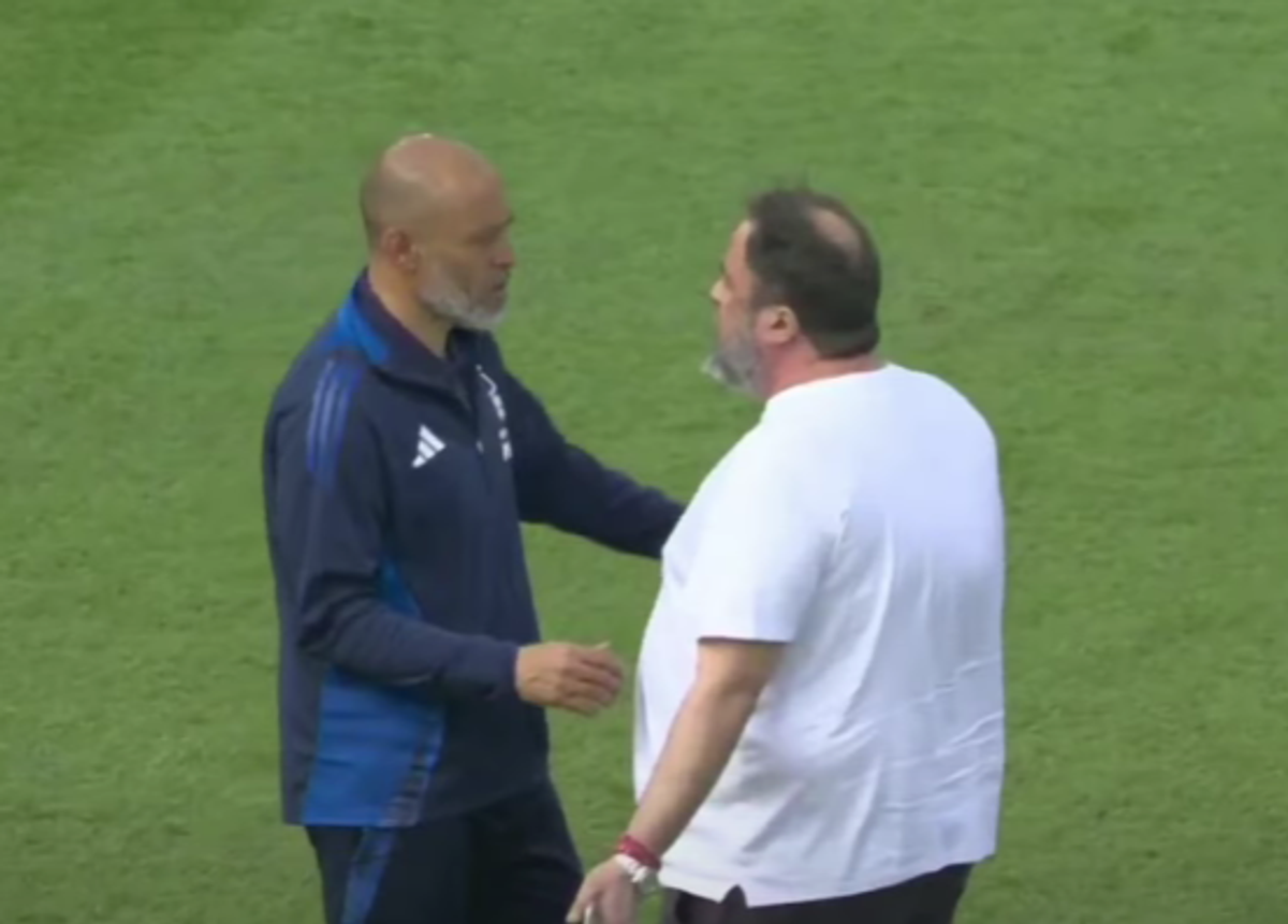Nottingham Forest - Leicester // Evangelis Marinakis a coborât pe teren să îl mustreze pe Nuno Espirito Santo