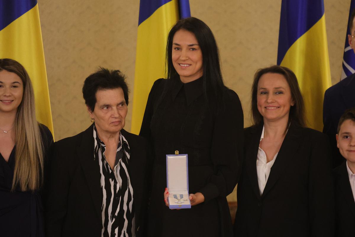 Cristina Neagu, decorată de președintele interimar Ilie Bolojan la Palatul Cotroceni: „O zi memorabilă, o recunoaștere a muncii mele și a valorilor în care cred”