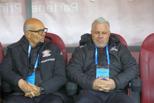 Marius Șumudică, pe bancă la Dinamo - Rapid / foto: Ionuț Iordache (GSP.ro)