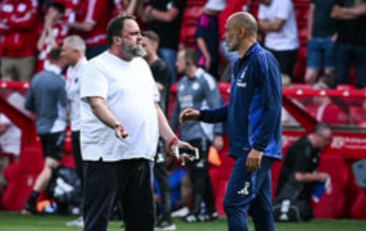 Nottingham Forest - Leicester // Evangelis Marinakis a coborât pe teren să îl mustreze pe Nuno Espirito Santo