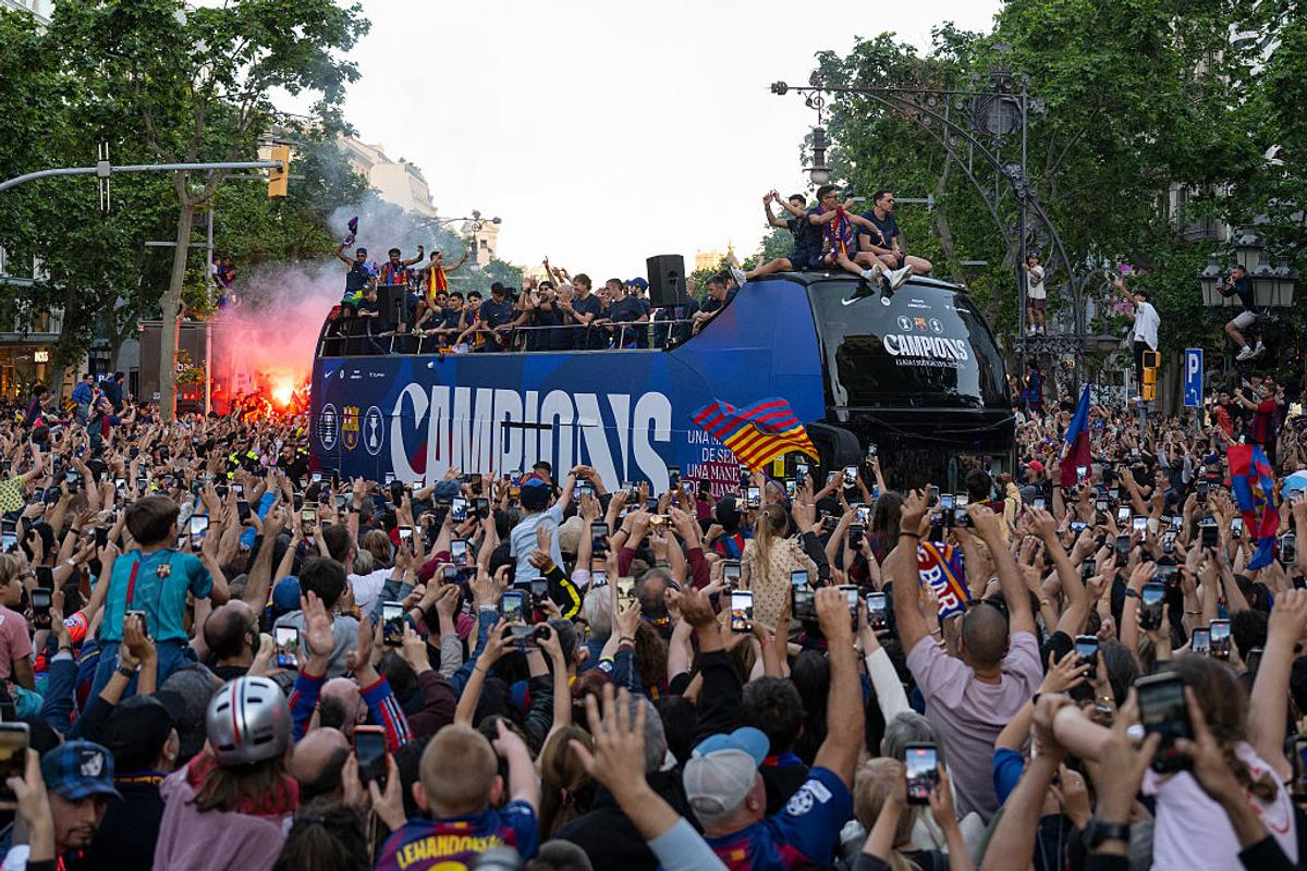FC Barcelona, paradă după câștigarea titlului cu numărul 29