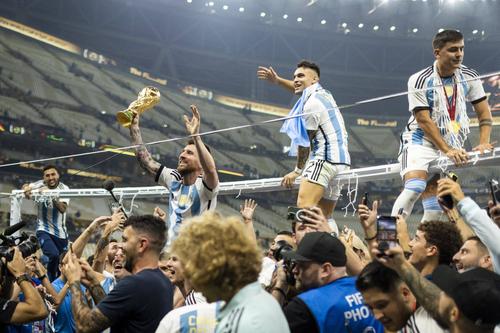 Paulo Dybala (dreapta) nu a prins lotul de 55 jucători ai Argentinei pentru Mondial / foto: Imago images