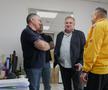 Daniel Ion, secretarul general al Federației Române de Box, i-a întâmpinat pe contestatarii lui Cîtea. Foto: Andrei Furnigă, GSP