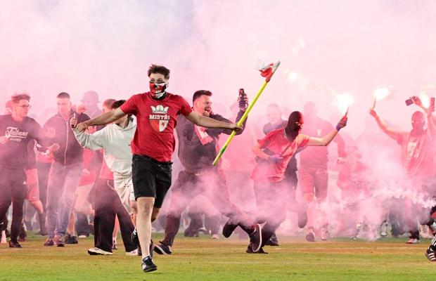 0-3 la masa verde și cea mai mare amendă din istorie, după derby-ul distrus de fani!