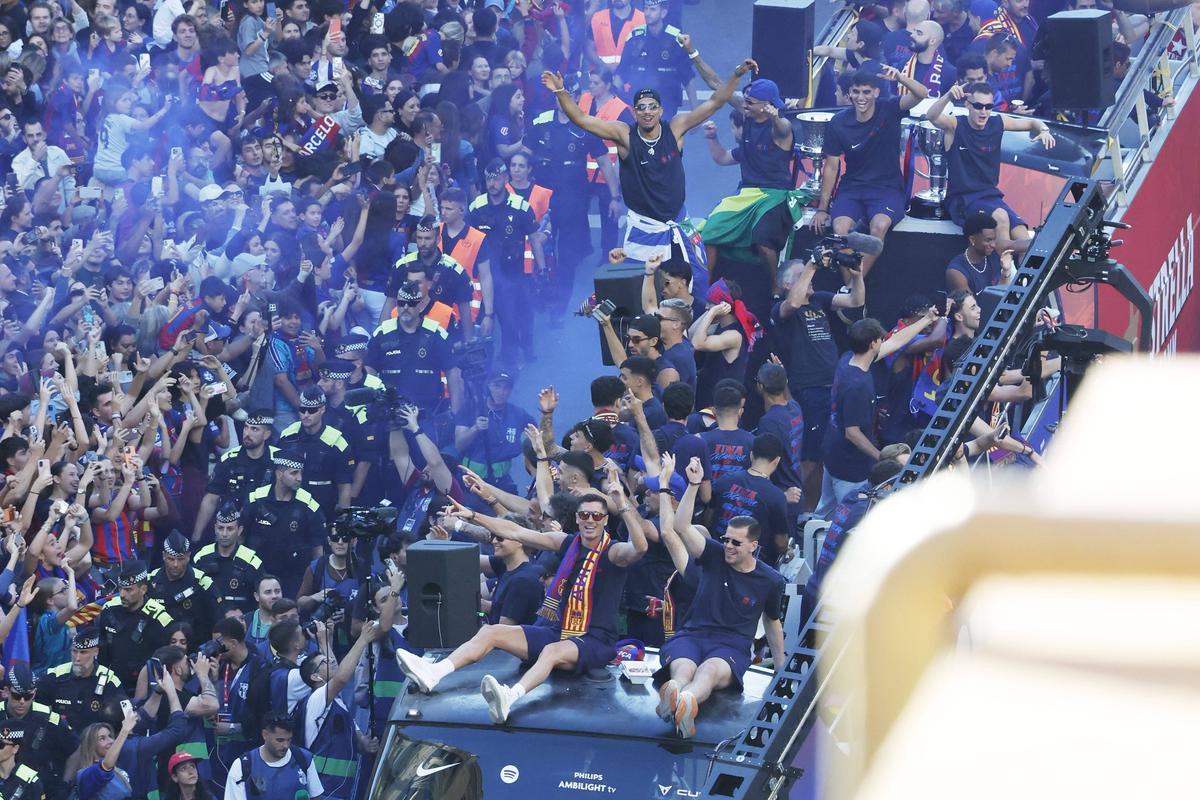 FC Barcelona, paradă după câștigarea titlului cu numărul 29