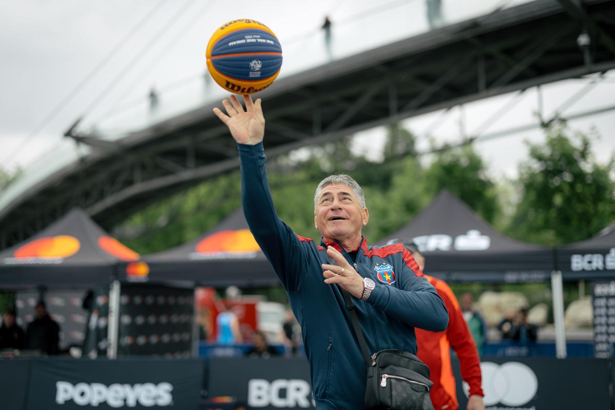 Campionii Europei din ’86, spectacol la coșul de baschet! » Iovan și Bumbescu au făcut show sub privirile primarului Capitalei