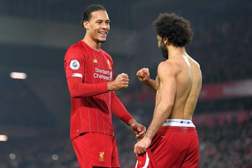 Virgil Van Dijk, superfundașul lui Liverpool, va primi un spor de 22% la salariu. foto: Guliver/Getty Images