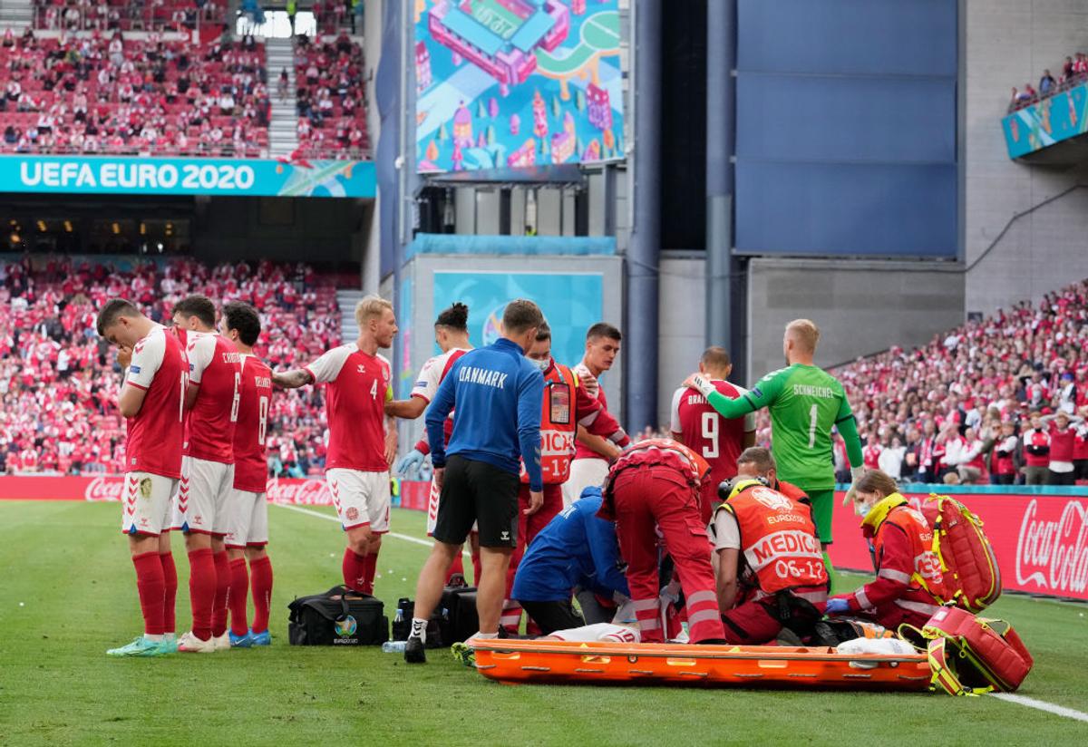 Momente dramatice în Danemarca - Finlanda. Christian Eriksen, resuscitat pe gazon
