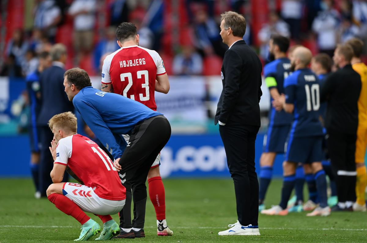 Momente dramatice în Danemarca - Finlanda. Christian Eriksen, resuscitat pe gazon