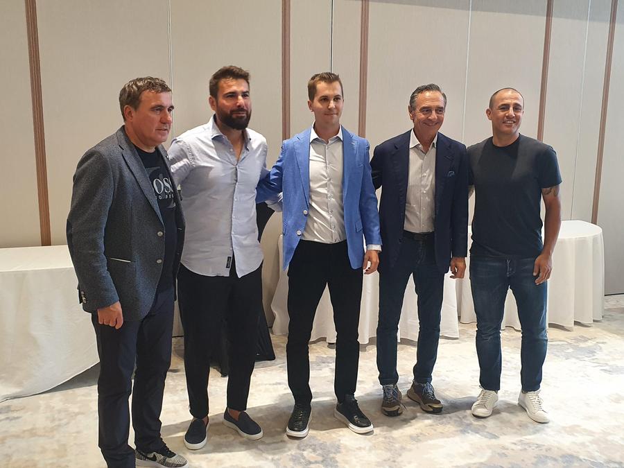 3-3 la meciul de retragere al lui Mutu » „Briliantul” a marcat din pasa lui Hagi, apoi a schimbat echipa. Imagini tari de pe Cluj Arena