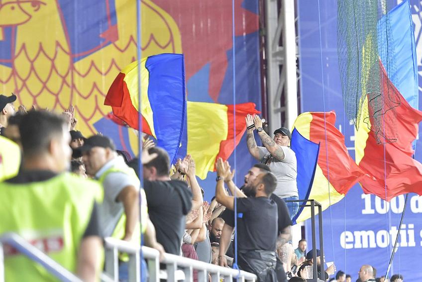 Fanii din Peluza Nord au cântat neîncetat // foto: Imago Images
