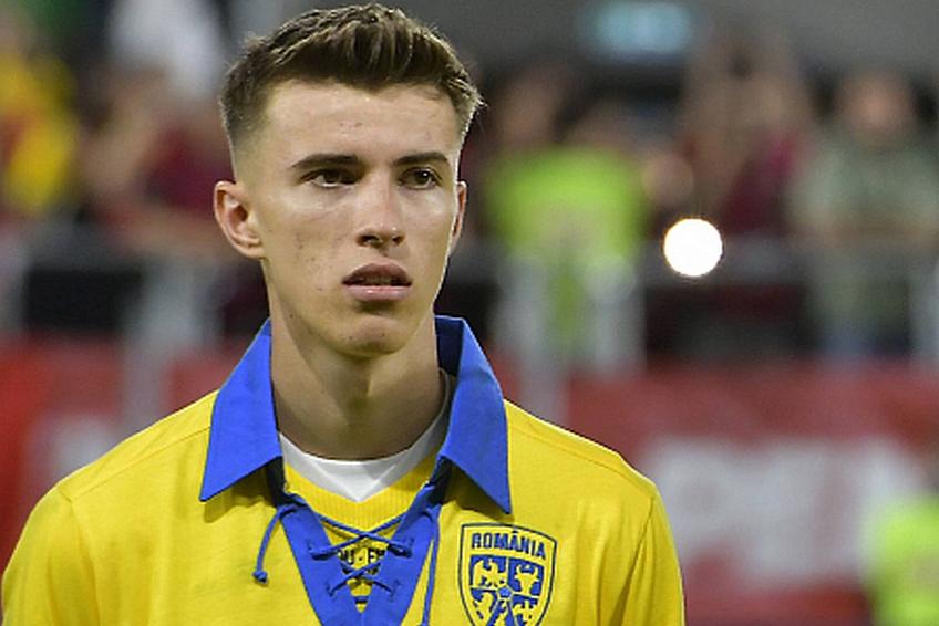 România - Finlanda 1-0 » Adrian Mutu (43 de ani), antrenorul Rapidului, n-a fost convins de evoluția lui Octavian Popescu (19), extrema stângă de la FCSB schimbată după 54 de minute.