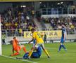 România - Finlanda 1-0 » Cornel Dinu consideră că Edi Iordănescu n-a fost inspirat alegând să se retragă în repriza a doua, când nordicii au fost aproape de egalare în mai multe rânduri.