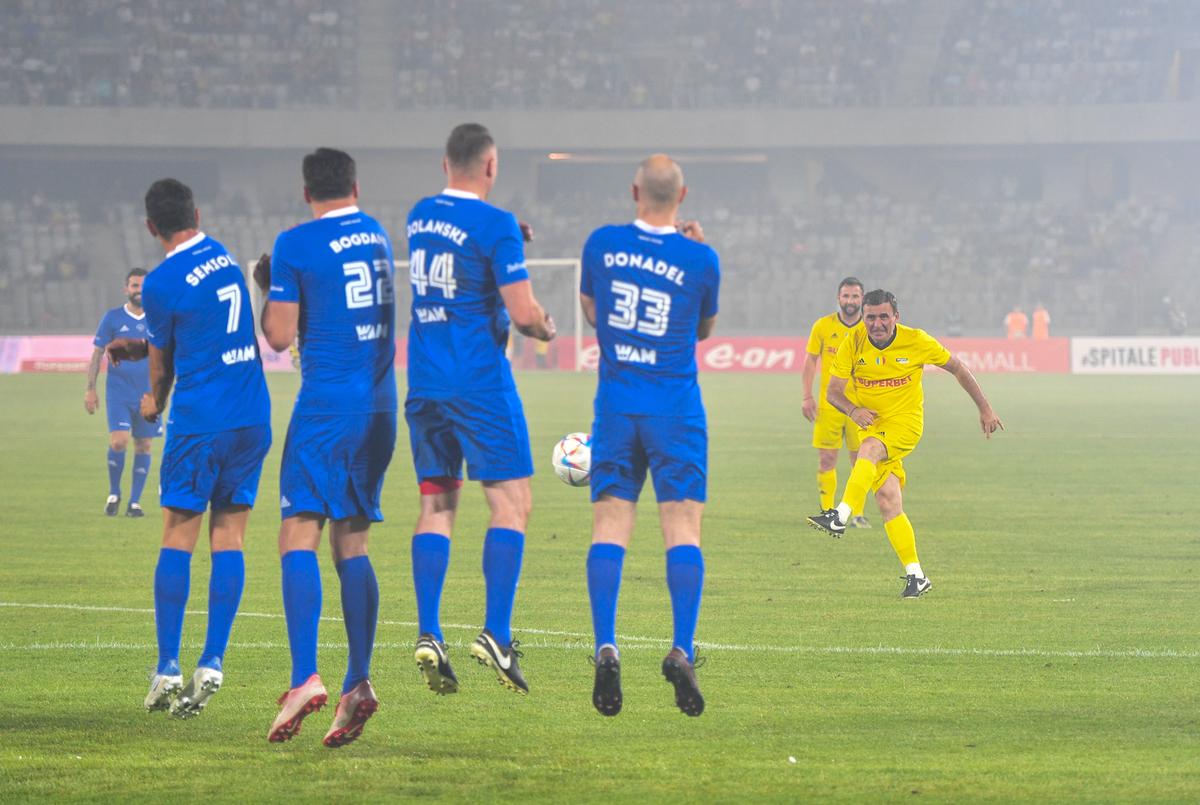 Ce au spus vedetele aduse de Mutu la Cluj: „Nu-l mai văzusem niciodată live pe Hagi”