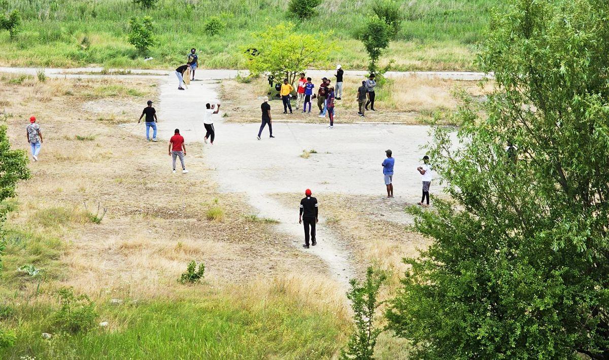 Cine sunt oamenii care practică un sport ce nu s-a văzut în România într-un loc care nu a existat până acum câțiva ani?