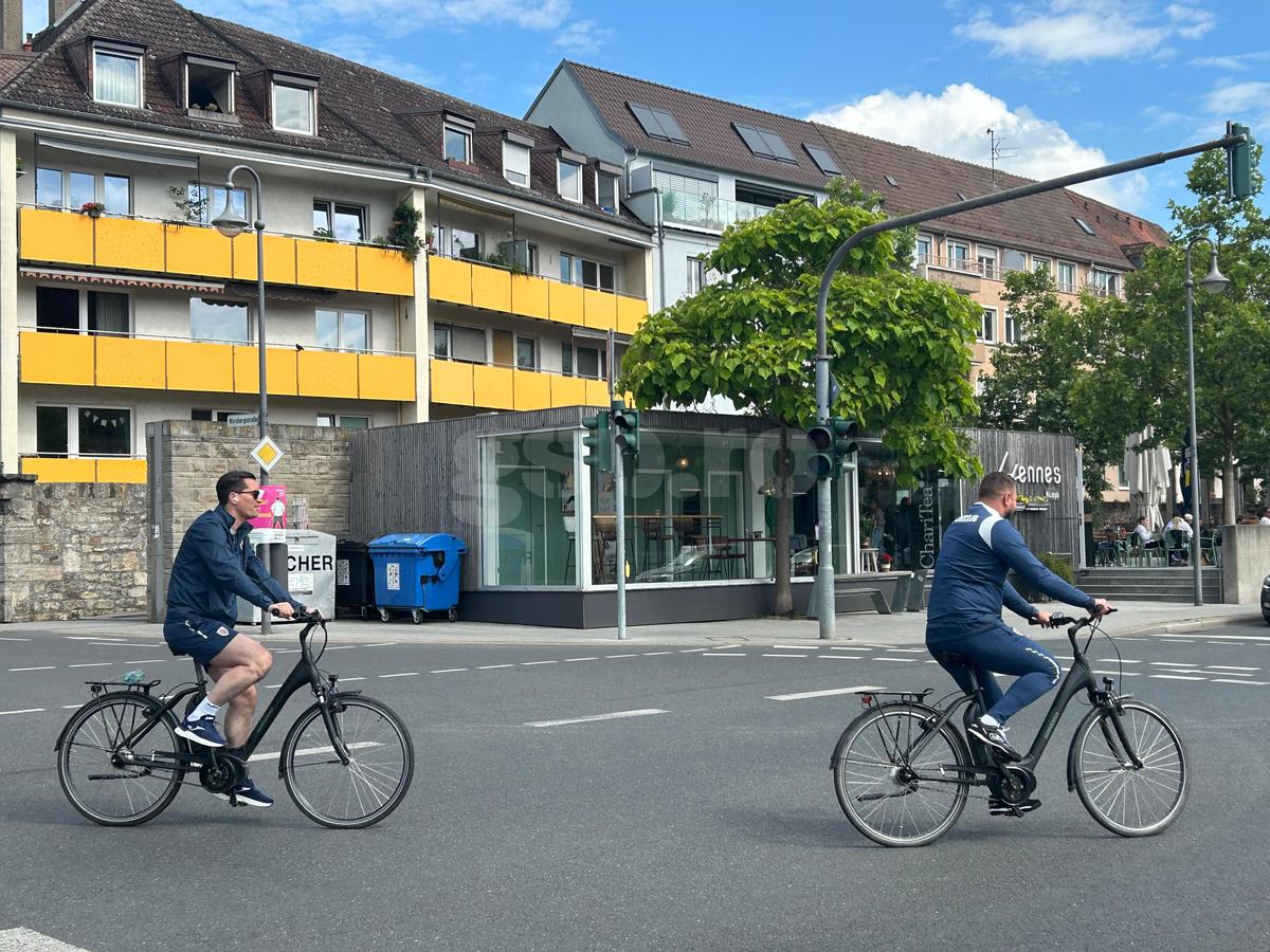 Bicicleanu » Răzvan Burleanu și capii FRF, „la pedale” prin Wurzburg. Imaginile surprinse de GSP