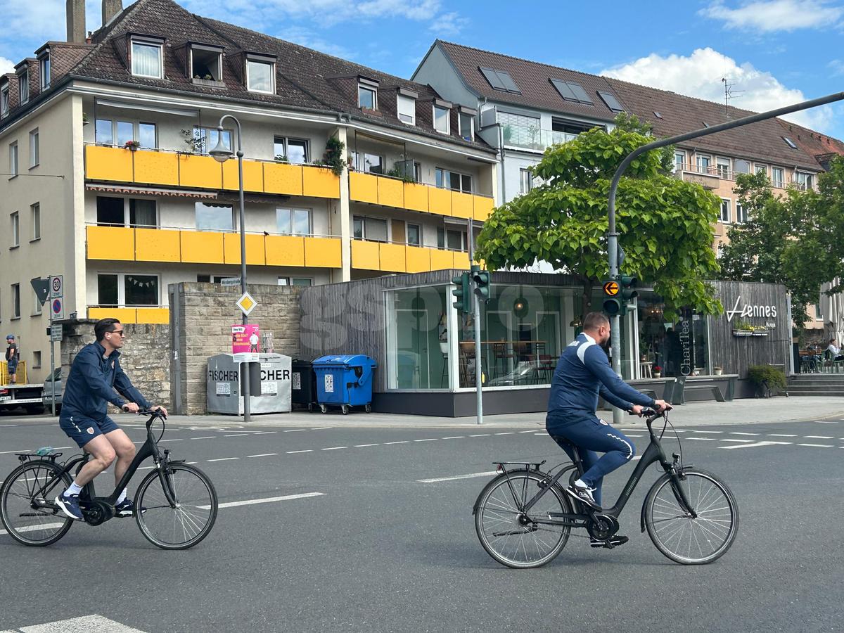 Bicicleanu » Răzvan Burleanu și capii FRF, „la pedale” prin Wurzburg. Imaginile surprinse de GSP