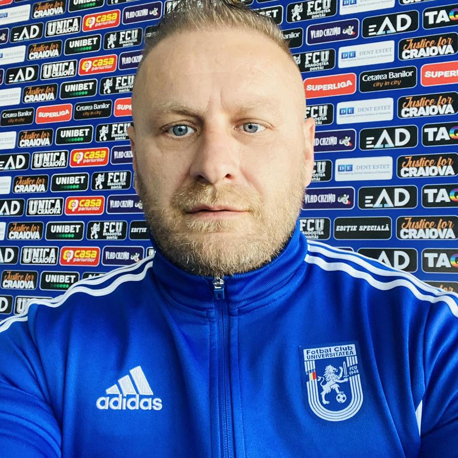 Gabriel Robert Tîrca, cunoscut drept Gabi „Blondu'” Omul concediat astăzi de Adrian Mititelu, ironizat de foștii colegi de la FCU Craiova: „Dacă pleca acum un an, eram în Liga 1”