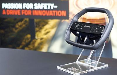 ZF LIFETEC aduce noutăţi în industria auto » A regândit poziționarea airbag-ului din volan