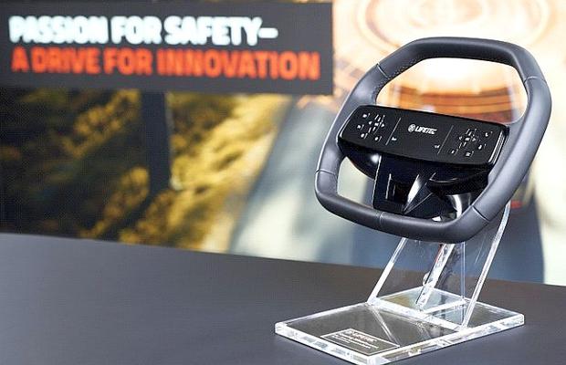 ZF LIFETEC aduce noutăţi în industria auto » A regândit poziționarea airbag-ului din volan