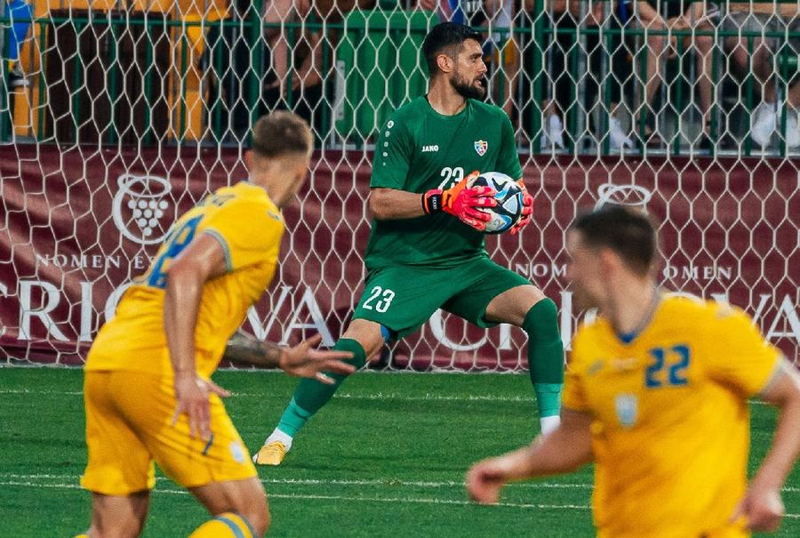 Dorian Railean, în duelul cu Ucraina / Sursă foto: Federația Moldovenească de Fotbal Joacă în Superligă și tocmai a înfruntat naționala Ucrainei » Concluzii pentru GSP: „Le va fi greu românilor! Ar fi culmea să n-o spun”