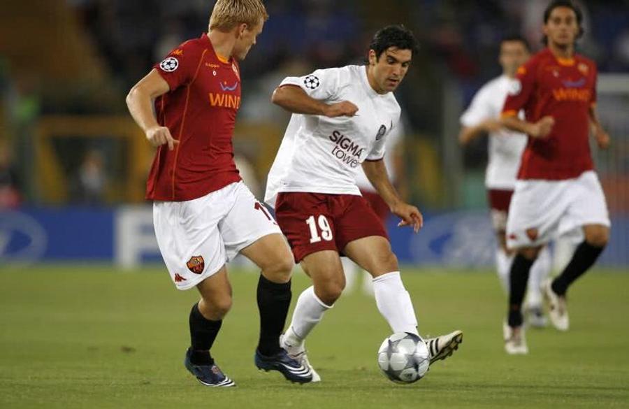 Emmanuel Culio a marcat o dublă în AS Roma - CFR Cluj 1-2 Mihai Mironică, scuipat de nevestele fotbaliștilor, la meciul lui CFR Cluj. „Am primit de mamă, de copii. A fost «frumos»