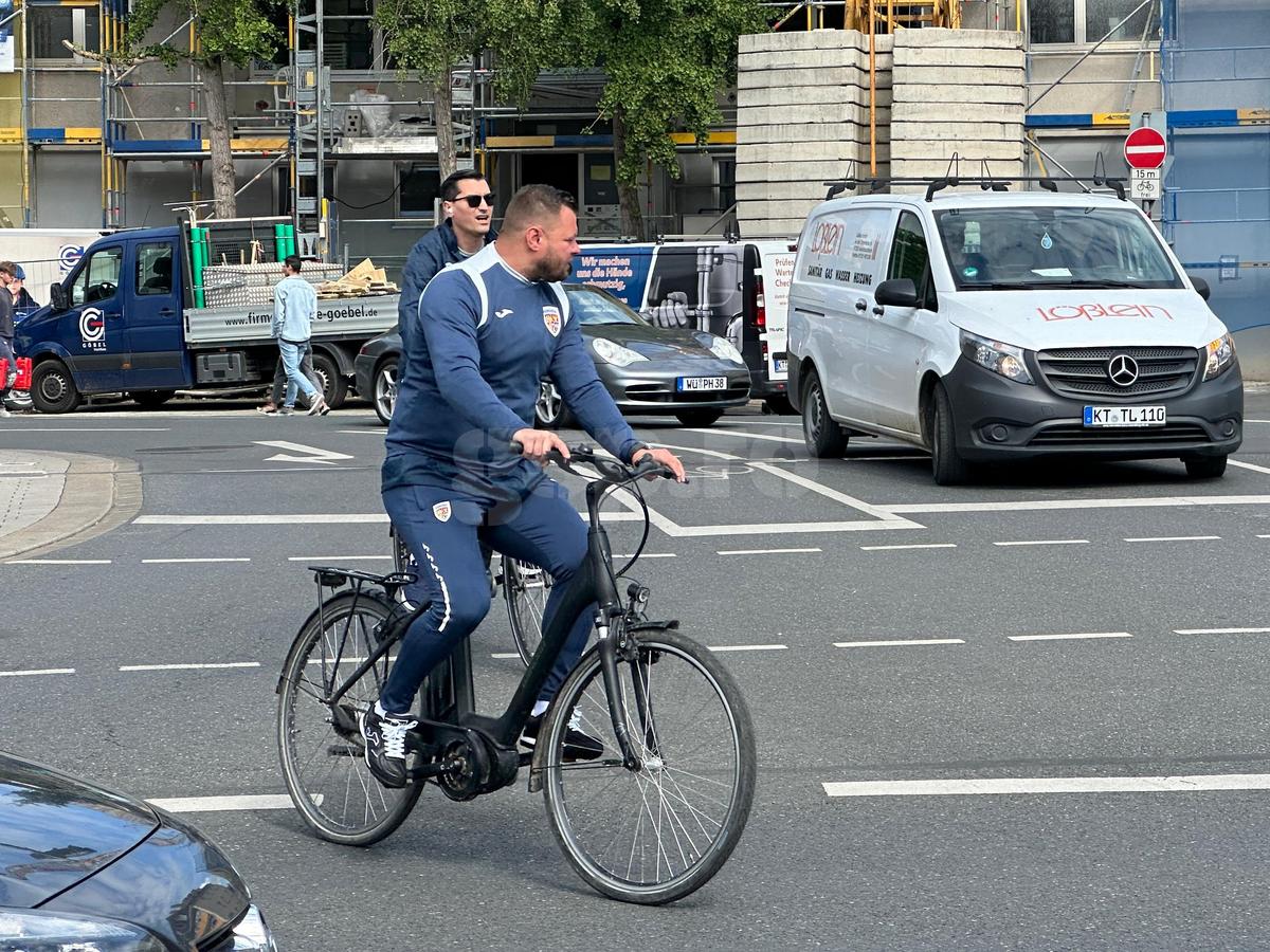 Bicicleanu » Răzvan Burleanu și capii FRF, „la pedale” prin Wurzburg. Imaginile surprinse de GSP