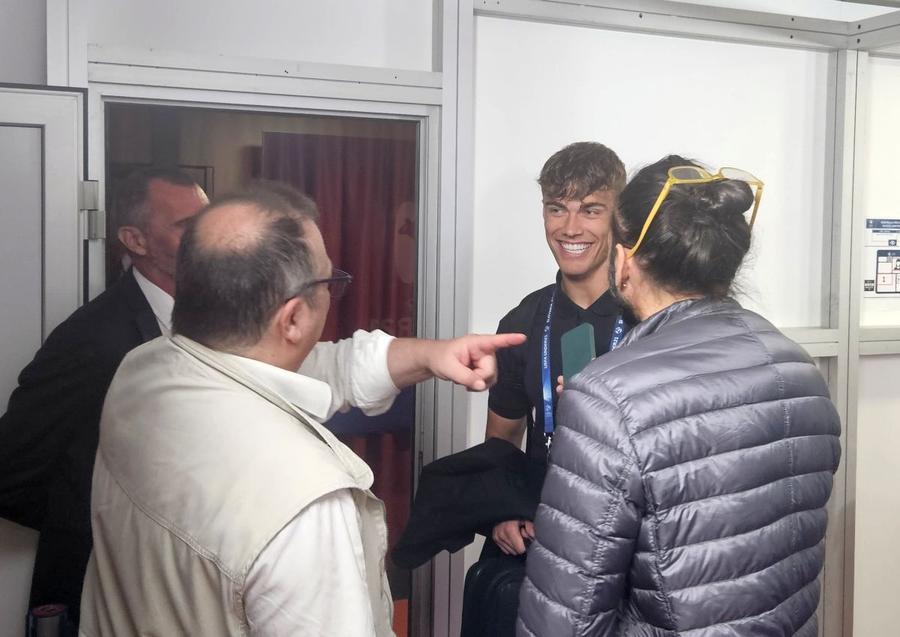 Doar trei reporteri italieni erau prezenți la zona mixtă pentru interviurile dedicate fotbaliștilor Squadrei / FOTO: GSP Lor nu le pasă de EURO? 6 detalii surprinse de GSP la Italia U21 - România U21 + Cine a venit la Louis Munteanu după meci