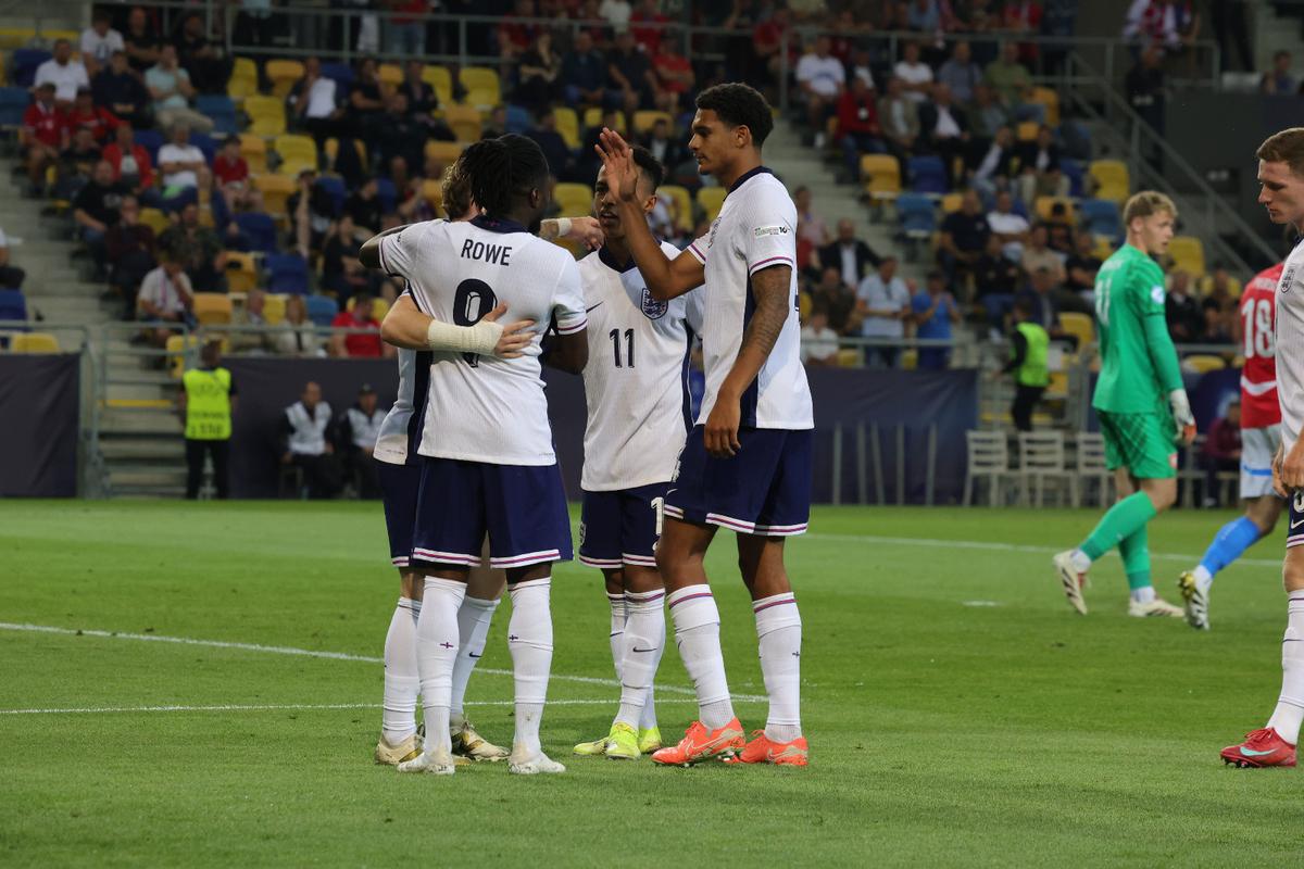 Anglia, victorie de control în partida de debut de la Euro U21: cehii au luptat, însă „The Three Lions” vor să-și păstreze trofeul