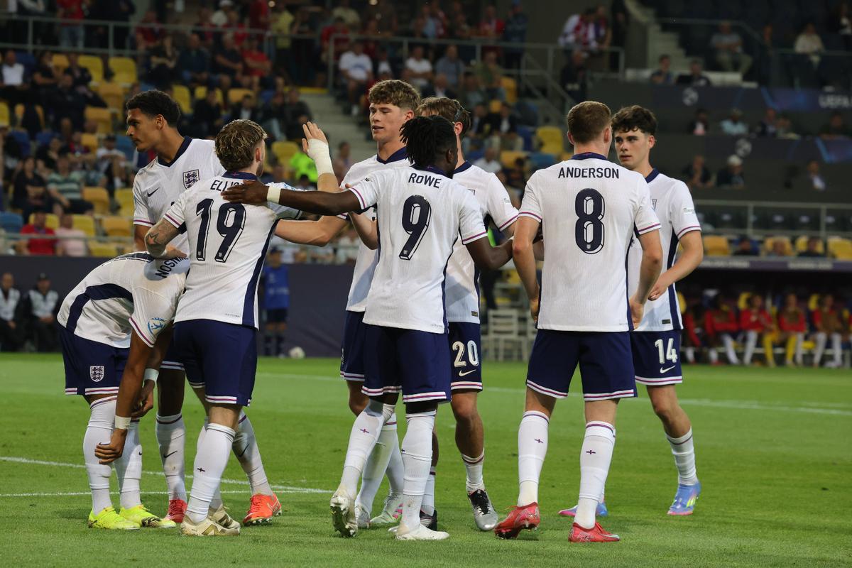 Anglia, victorie de control în partida de debut de la Euro U21: cehii au luptat, însă „The Three Lions” vor să-și păstreze trofeul