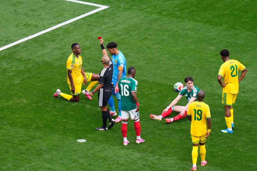 Record negativ » Niciodată nu s-a mai întâmplat asta la meciul de deschidere al Campionatului Mondial