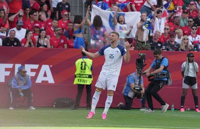 Jovo Lukic i-a dat pe spate pe experții englezi: „Ce moment pentru a marca primul tău gol internațional”