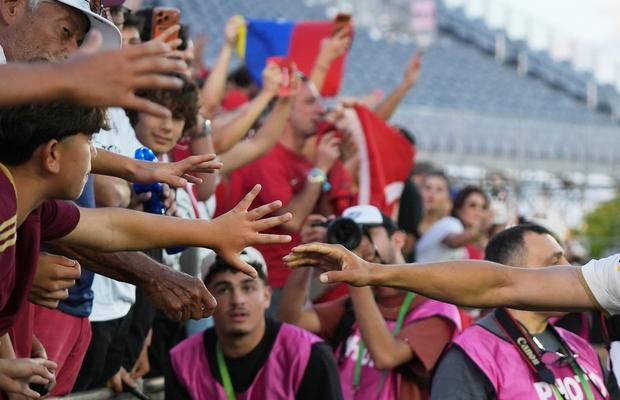 Alertă de pojar! » Americanii au fost deja avertizați de pericolul răspândirii bolii de către fanii veniți la Mondial