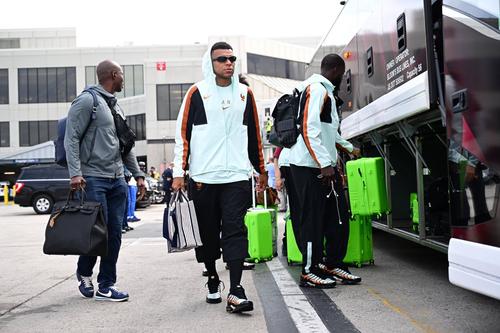 Kylian Mbappe pe aeroportul din Boston, la sosirea francezilor în SUA / Foto: Imago