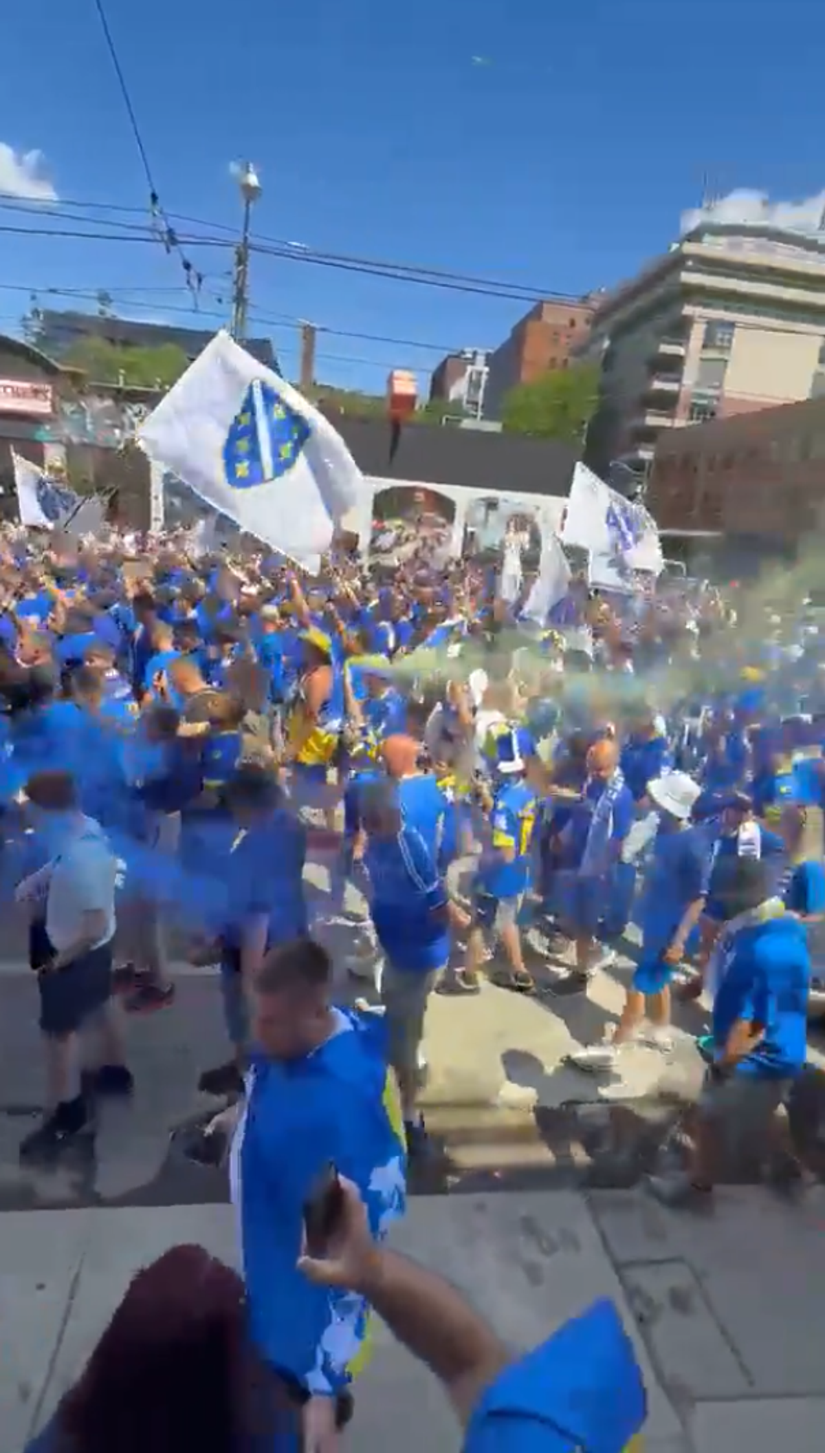 Fanii canadieni si cei bosniaci au dat nas în nas pe străzile din Toronto