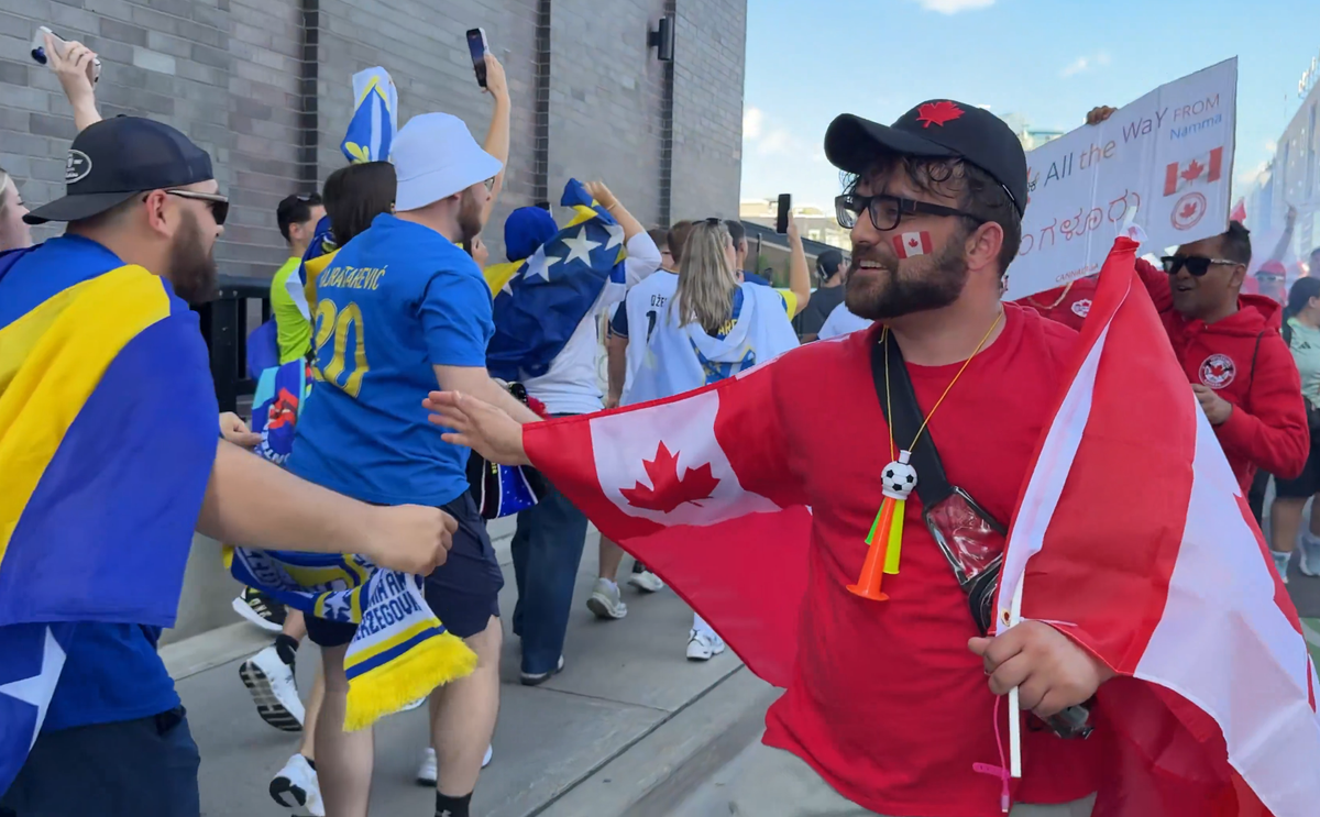Fanii înainte de Canada - Bosnia