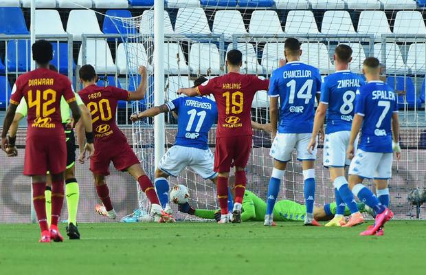 Brescia - Roma 0-3. VIDEO Prestație ciudată a unui portar din Serie A: gafe greu de explicat la toate golurile