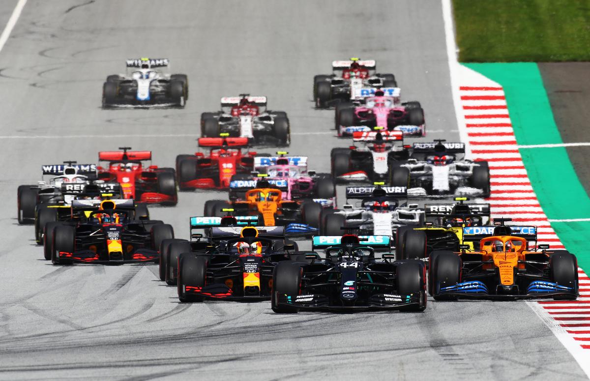 FOTO » MP al Stiriei (Austria): Hamilton, victorie fără emoții, după ce piloții Ferrari s-au sabotat la start! Cum arată podiumul