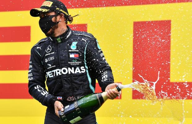 FOTO » MP al Stiriei (Austria): Hamilton, victorie fără emoții, după ce piloții Ferrari s-au sabotat la start! Cum arată podiumul