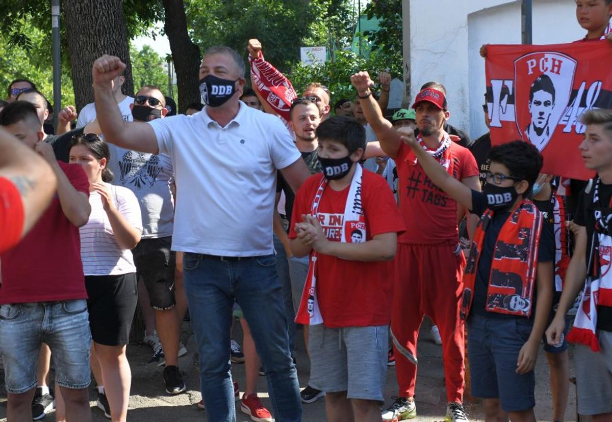 DINAMO - POLI IAȘI. VIDEO + FOTO Fanii lui Dinamo au greșit intrarea: momente comice în „Ștefan cel Mare”