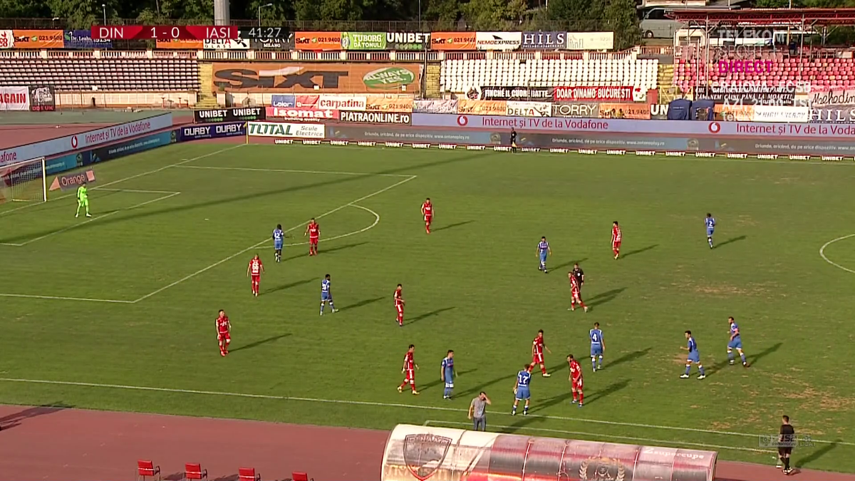 DINAMO - POLI IAȘI. Joc de B, gazon de B