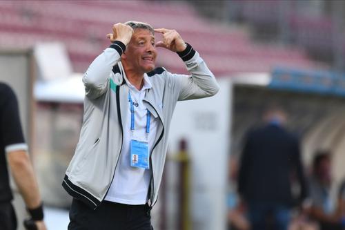 Liga 1 se îndreaptă spre finalul ediției, iar calculele privind câștigătoarea campionatului și echipele care vor retrograda sunt în prim-plan.