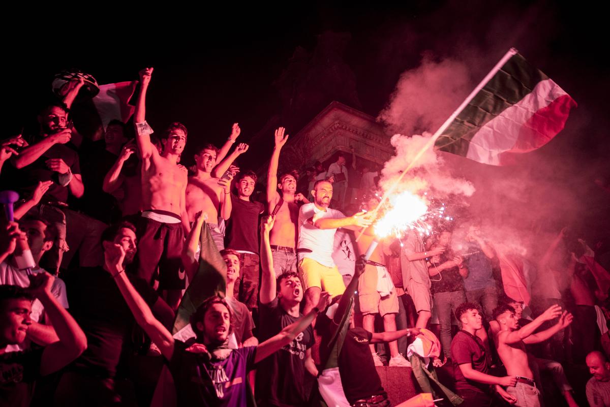 Italieni au făcut noapte albă după succesul de la EURO 2020! Nebunie pe străzile din peninsulă