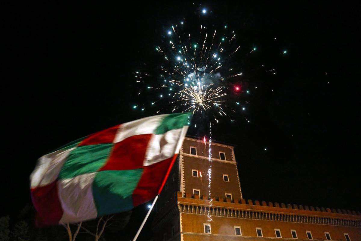 Italieni au făcut noapte albă după succesul de la EURO 2020! Nebunie pe străzile din peninsulă