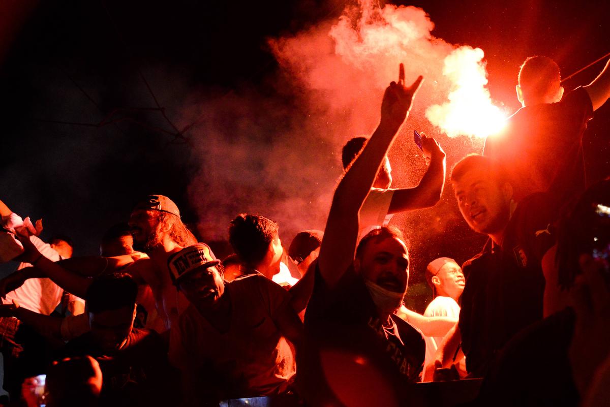 Fani italieni sărbătorind câștigarea EURO 2020