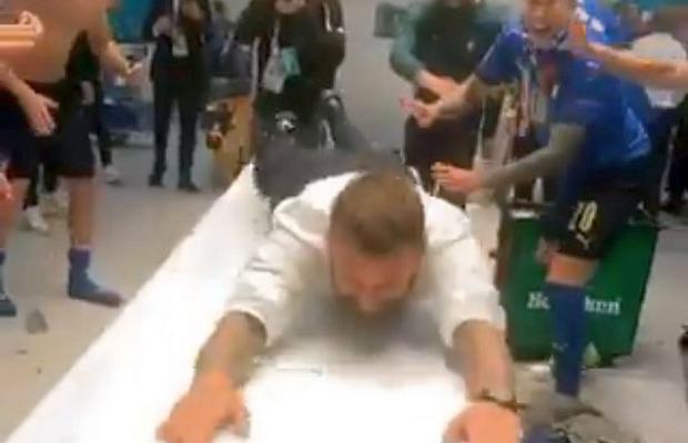 Cea mai nebună bucurie! Ce a făcut De Rossi în vestiar după ce Italia a câștigat EURO