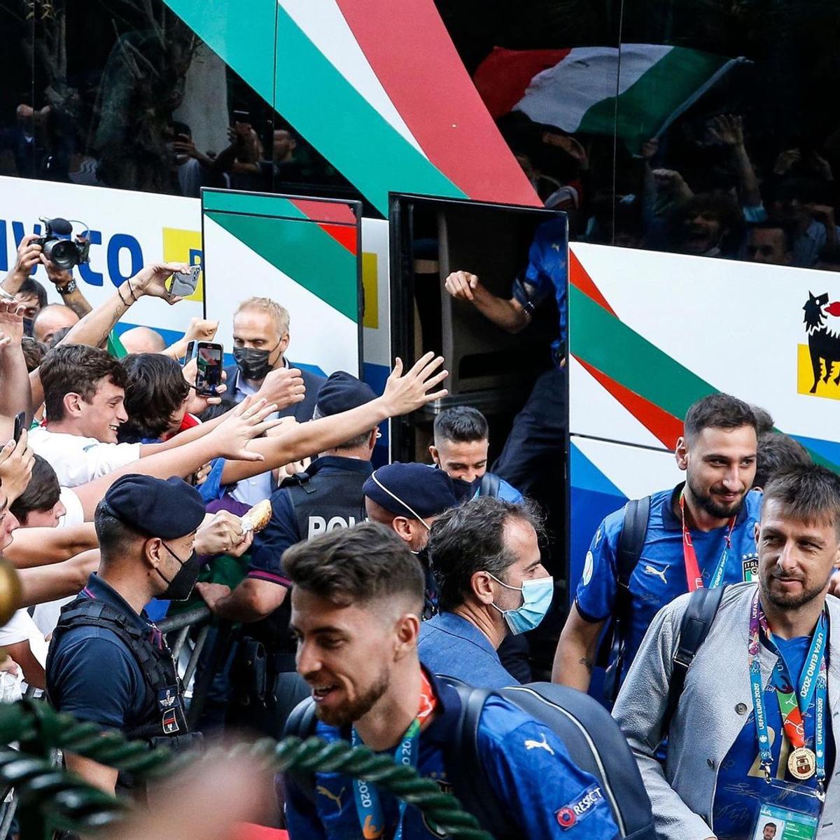 Trofeul EURO 2020 a ajuns în Italia